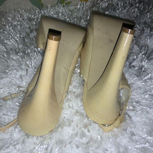 Nine West Platform Sandals  - Picture 4 of 10